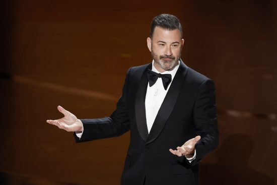 Jimmy Kimmel regresa a Nexstar y Sinclair