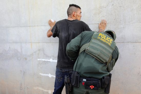 CBP detiene a mexicano con varios paquetes de drogas