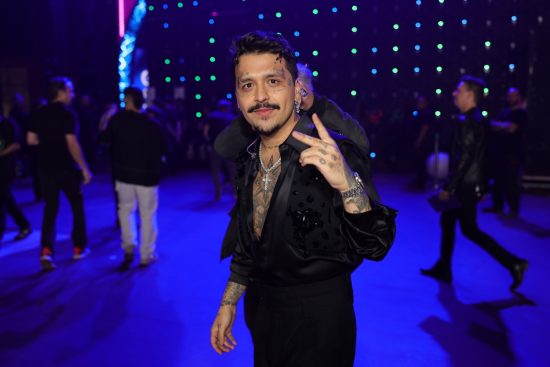 Christian Nodal enfrenta acusaciones de fraude