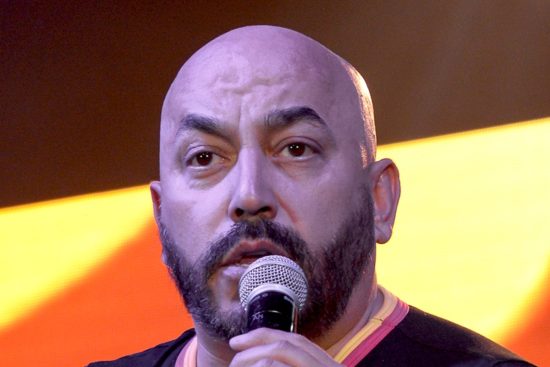 Lupillo Rivera y su libro Tragos Amargos, Lupillo Rivera Opens Up in Tragos Amargos and Talks About Belinda and Jenni Rivera