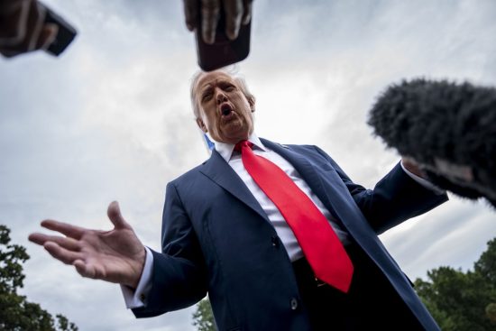 Trump aplaza veto de TikTok hasta Diciembre