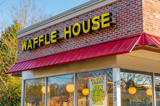 Waffle House, trabajador atacado, ataque MundoNOW