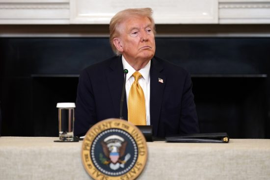 Trump acusa a Canadá de tergiversar a Reagan