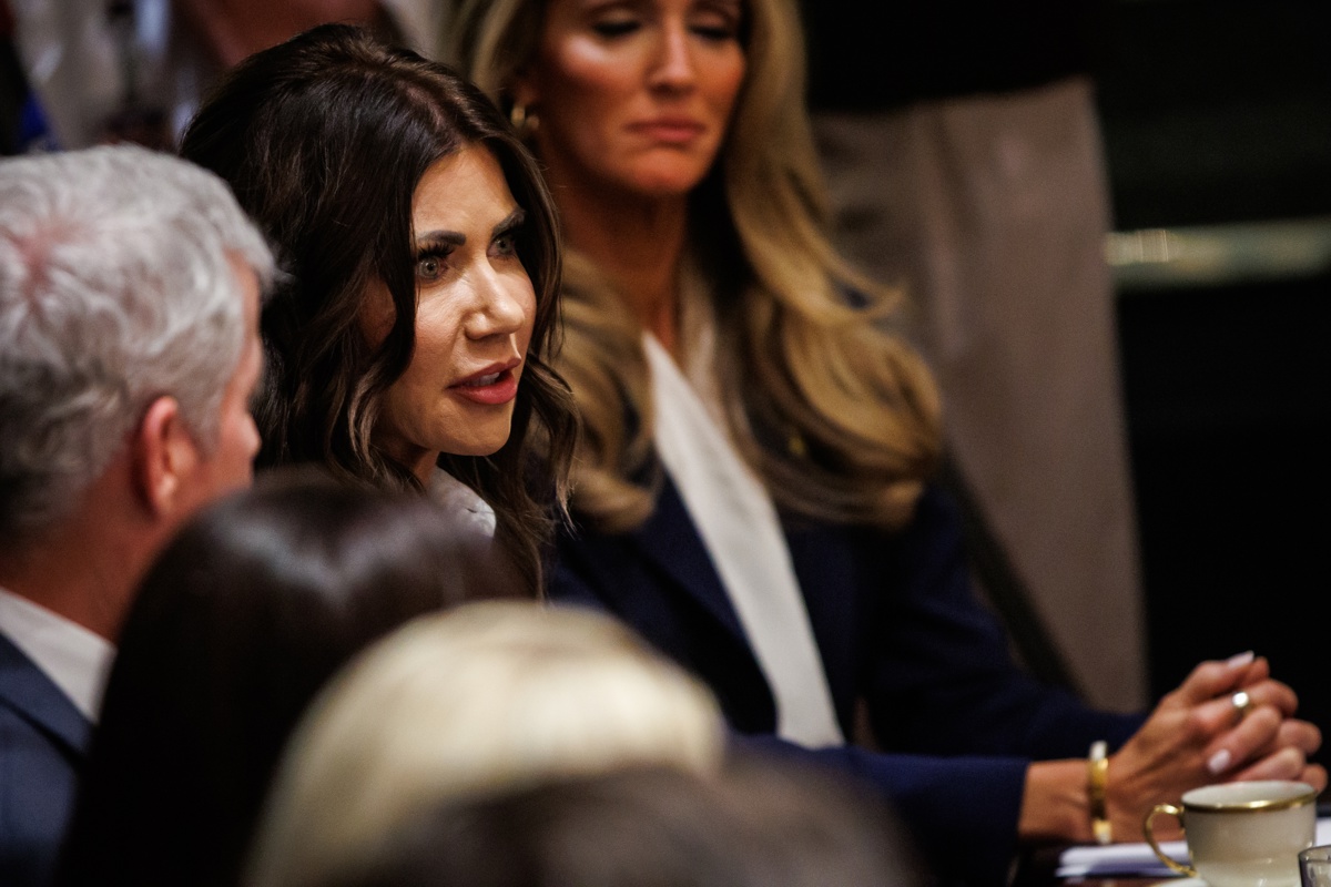 Compra de jets para Kristi Noem genera debate, Department of Homeland Security Buys Jets for Kristi Noem Amid Scrutiny