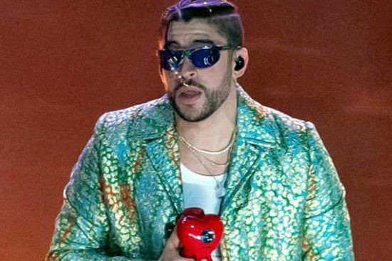 Bad Bunny aparece como Quico