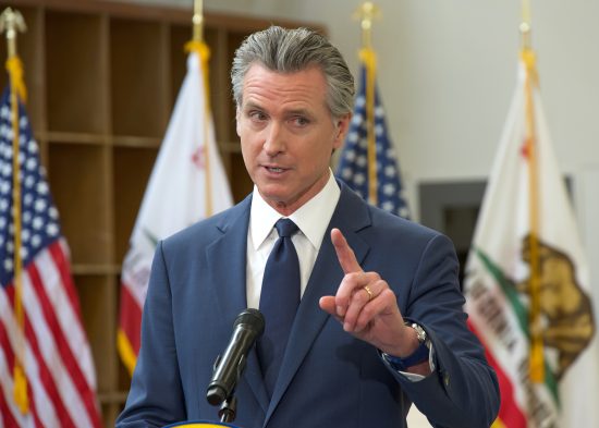 newsom, gobernador, california, trump, Newsom Threatens to Sue Trump Over Plan to Send Troops to San Francisco