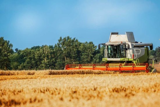 préstamos y subsidios agrícolas, Farmers are suffering from the suspension of USDA farm loans
