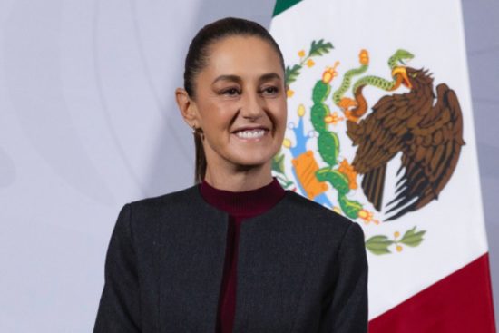 Claudia Sheinbaum felicita a Fátima Bosch tras ganar Miss Universo 2025