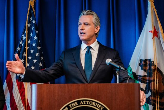 Proposición 50 divide el voto californiano, Polls Reveal Possible Victory for Gavin Newsom on Proposition 50