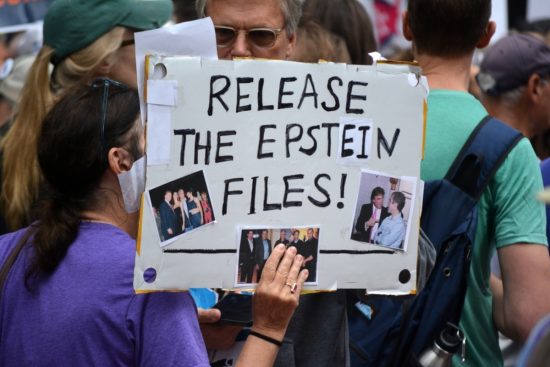 Publicación completa de archivos de Epstein, More Than 100 Republicans Could Support Full Release of Epstein Files