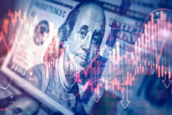 dólar bajó ligeramente en méxico