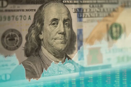 el dólar bajó en México y Colombia