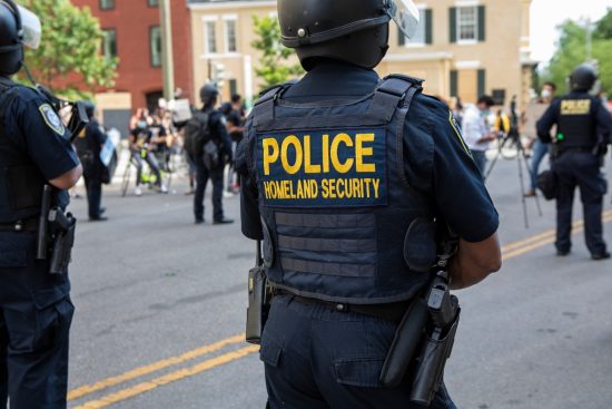 Redada del DHS deja 46 trabajadores indocumentados detenidos
