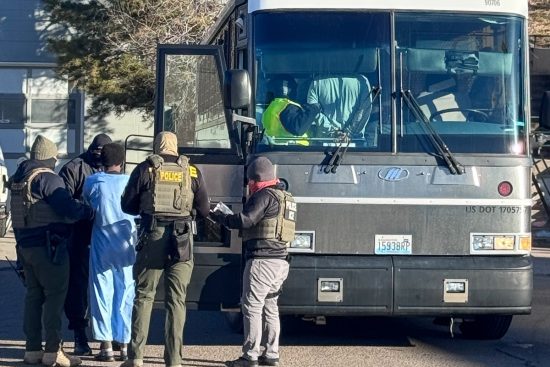 Deportación por error casi afecta a mujer nativa