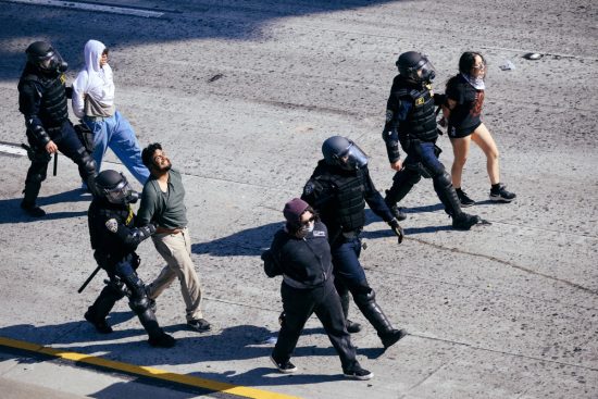 Ordenan libertad bajo fianza de inmigrantes arrestados por ICE en Chicago