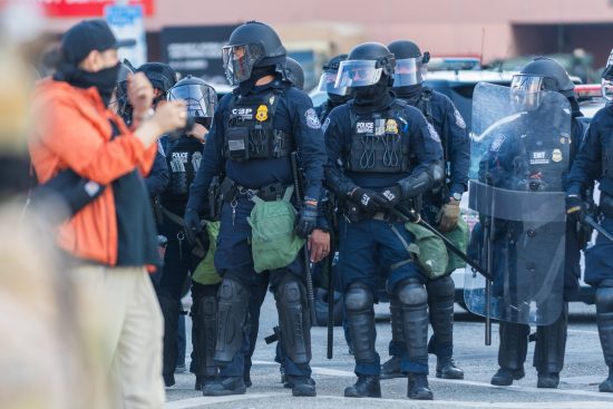 Operativos migratorios provocan tensión en Long Beach, Immigration Raids Leave 9 Detained and Spread Fear in California