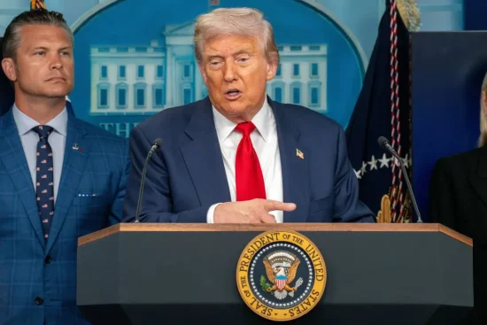 trump anuncia muerte de agente