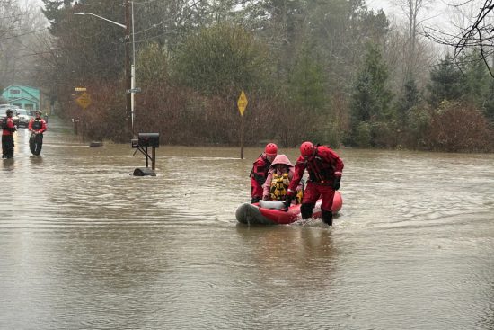 Inundaciones en Washington generan emergencia estatal