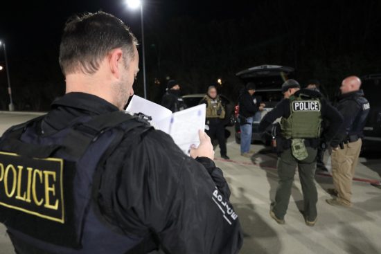 Tráfico humano en Arizona destapa red laboral contra inmigrantes, Federal Charges Filed Against Sushi Chain for Harboring Illegal Immigrants