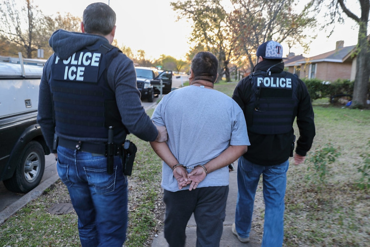 Agente de ICE dispara contra hispano, ICE use of Medicaid data for deportations
