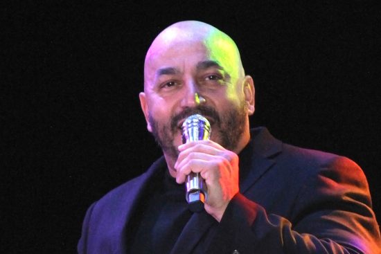 Lupillo Rivera muestra fotos de Jenni