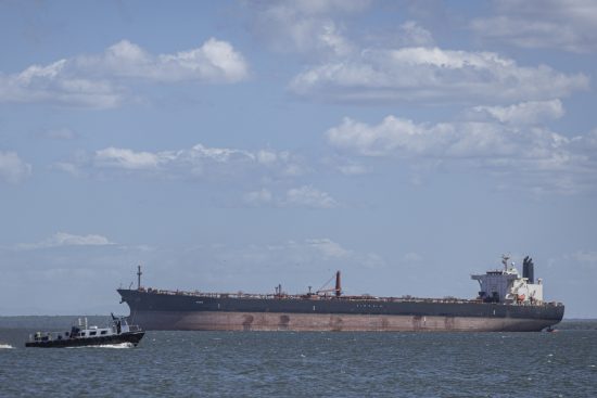 Petrolero sancionado intenta evadir a EE.UU.