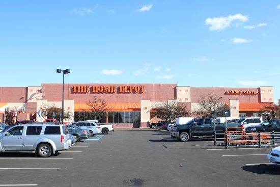 Incidente en Home Depot de Huntington Park durante redada federal, Home Depot immigration raid in California leaves man struck by a vehicle during pursuit