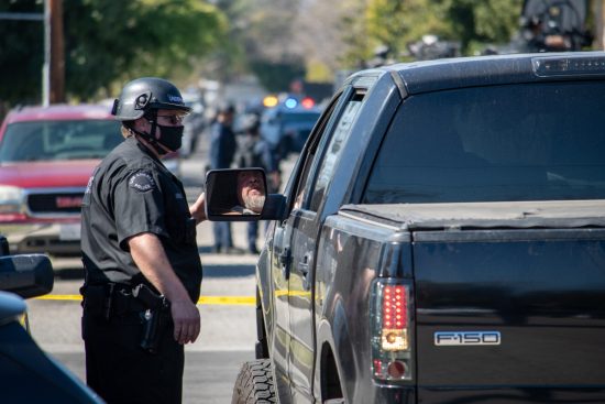 Detención vial seguida de operativo de ICE, ICE detains Hispanic man in a “false” traffic stop to arrest his workers