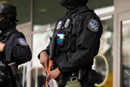 mascaras , gobierno, demanda, justicia, federal, ice