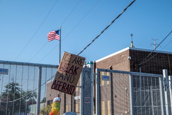 Muerte bajo custodia de ICE y deportación forzada