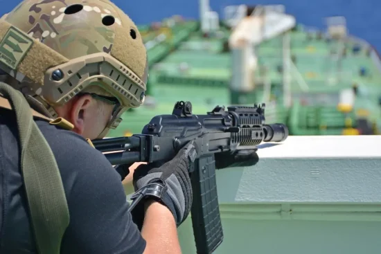 tercer buque petrolero