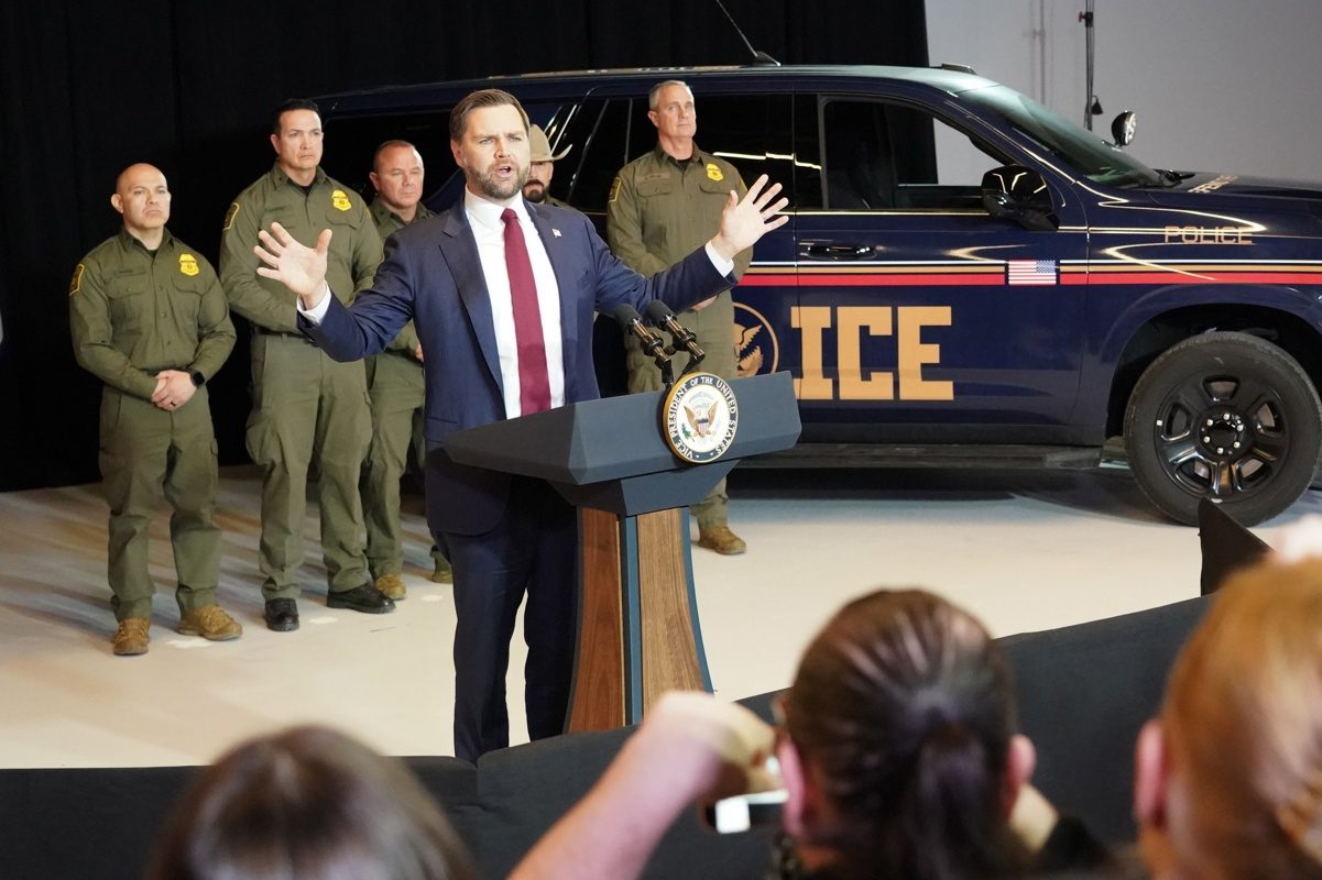 JD Vance defiende redadas migratorias de ICE en Minesota, JD Vance defends ICE raid in Minnesota