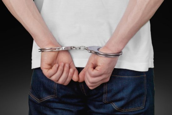 Inmigrante hispano detenido por ICE