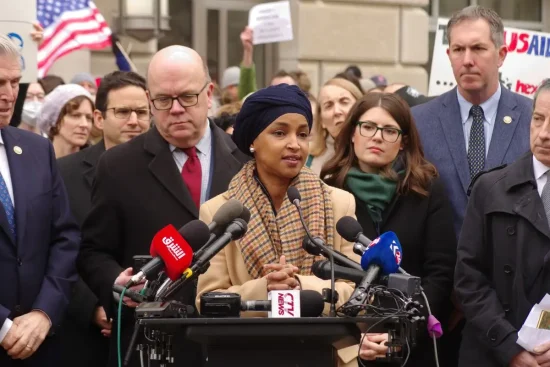 Congresista Ilhan Omar es investigada