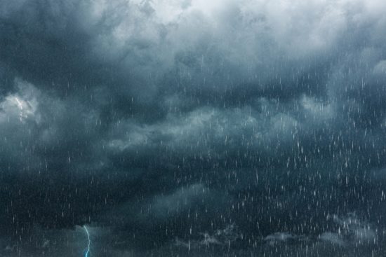 Tormentas dejan tornados en EEUU