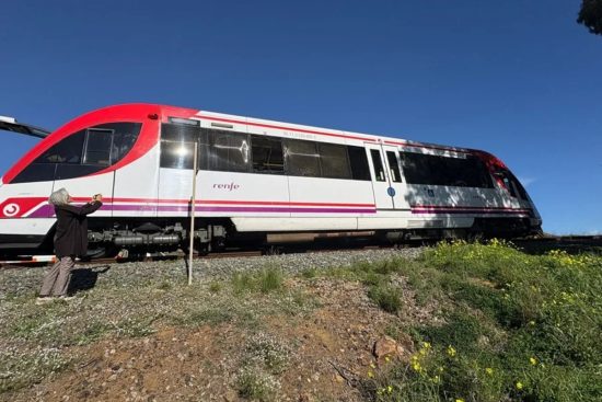 Tren, grúa, accidente ferroviario MundoNOW