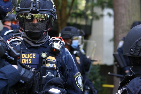 Hilton cancela hospedaje a agentes de ICE