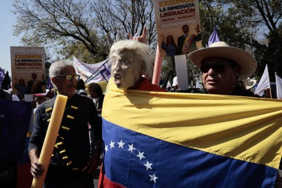 Protesta simbólica, Exigen liberar a Maduro ,México MundoNOW