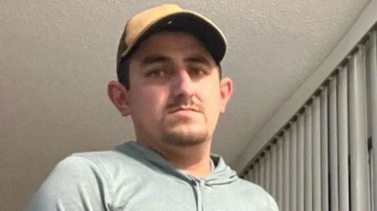 Migrante mexicano golpeado por ICE denuncia abuso extremo