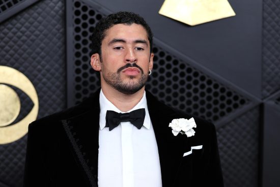 Bad Bunny Grammy ICE: el artista puertorriqueño celebra su histórico triunfo en los Grammy mientras lanza un contundente mensaje político desde el escenario de Los Ángeles. (Foto EFE)