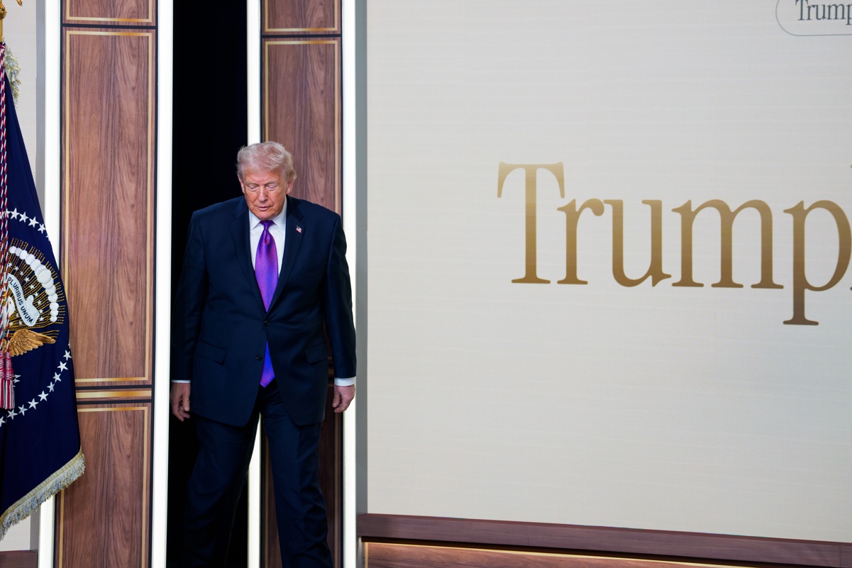 Nueva York frena intento de Trump ligado a fondos federales, Trump Penn Station naming controversy