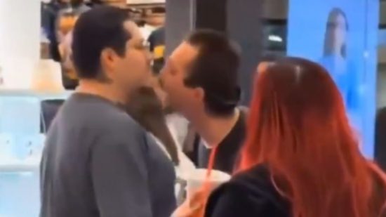 Video viral: reta a mexicano a pelear y terminó en nocaut, American Provokes Mexican Migrant and Ends Up Knocked Out