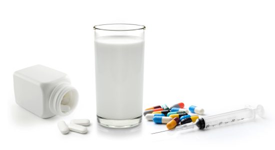 leche, medicinas, salud, interaccion, riesgos