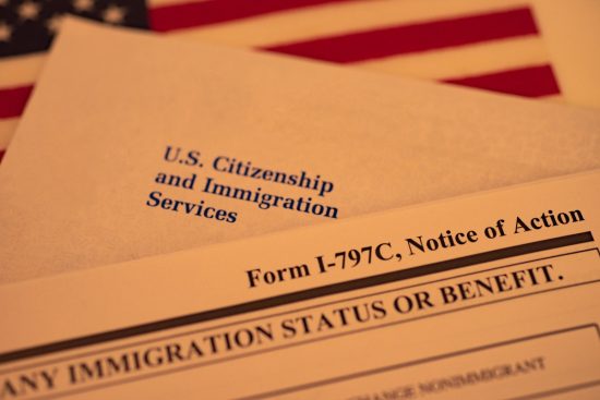 SB1051 vuelve a fracasar y es vetada por Katie Hobbs