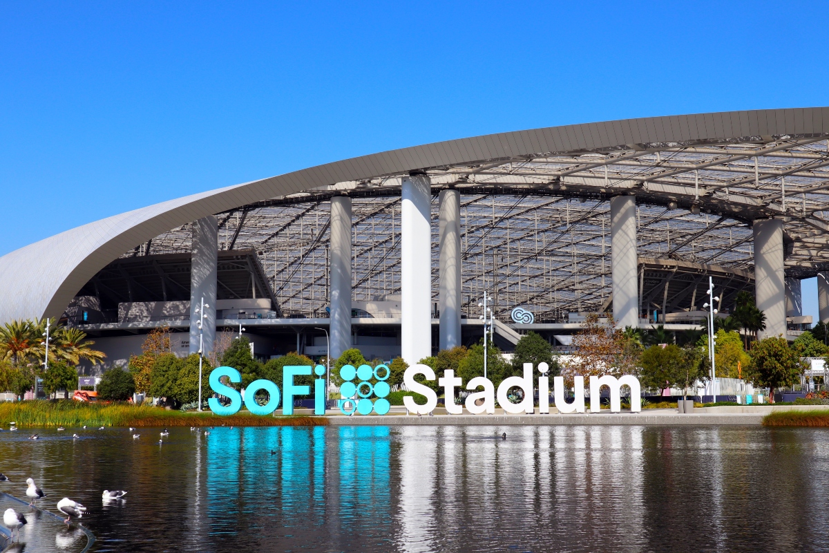 Despiden a trabajadora en SoFi Stadium por advertir que llamaría a ICE, SoFi Stadium ICE incident