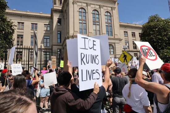 Atropellan a estudiante durante protesta contra ICE en West Palm Beach