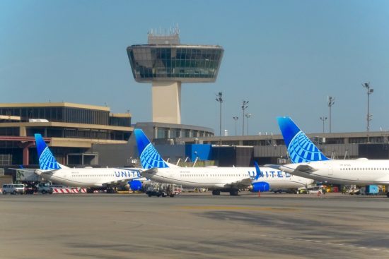 Cierran aeropuerto, Evacúan, Newark MundoNOW