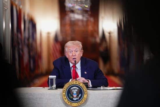 Donald Trump afirma que Irán cedió ante sus vecinos