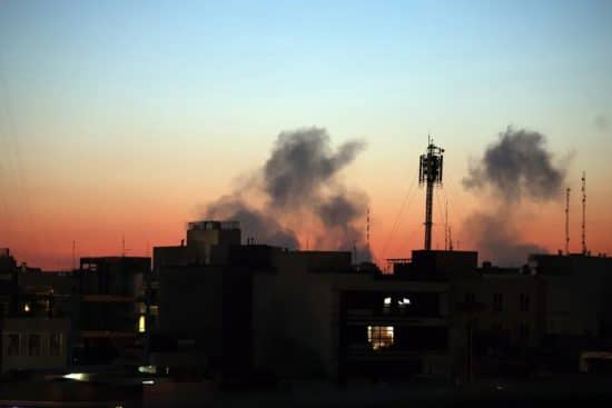 Israel bombardea, Irán, petróleo MundoNOW