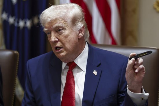 Trump extiende ultimátum a Irán por el estrecho de Ormuz